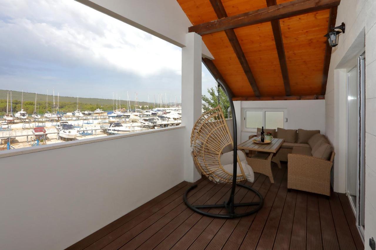 Luxury Apartments Monika Near The Sea With Private Parking 비빈제 외부 사진