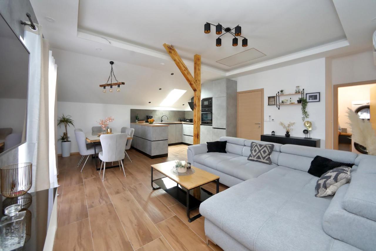 Luxury Apartments Monika Near The Sea With Private Parking 비빈제 외부 사진