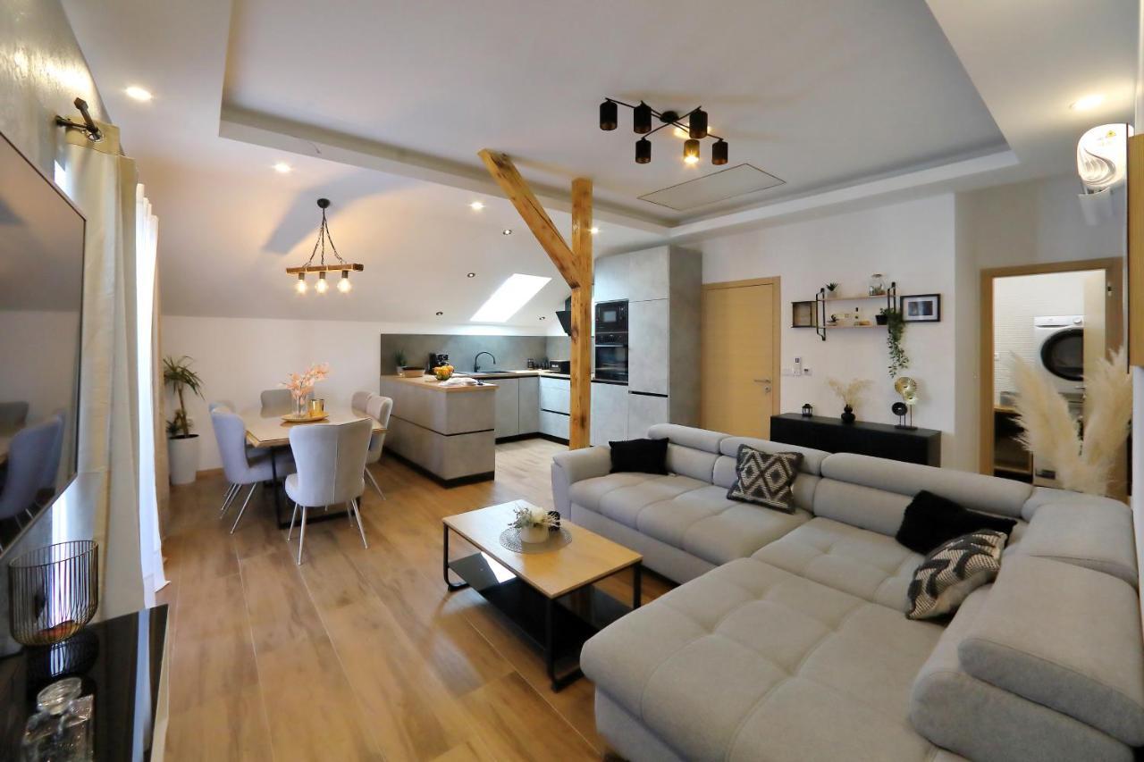 Luxury Apartments Monika Near The Sea With Private Parking 비빈제 외부 사진