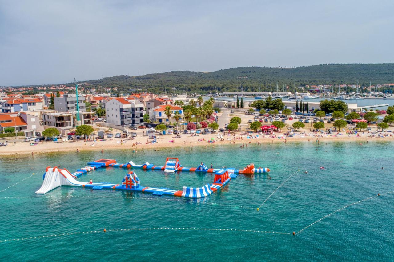 Luxury Apartments Monika Near The Sea With Private Parking 비빈제 외부 사진