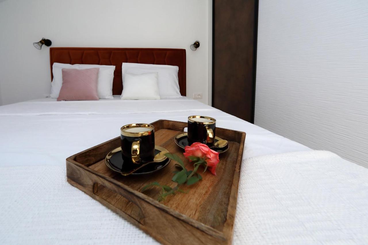 Luxury Apartments Monika Near The Sea With Private Parking 비빈제 외부 사진