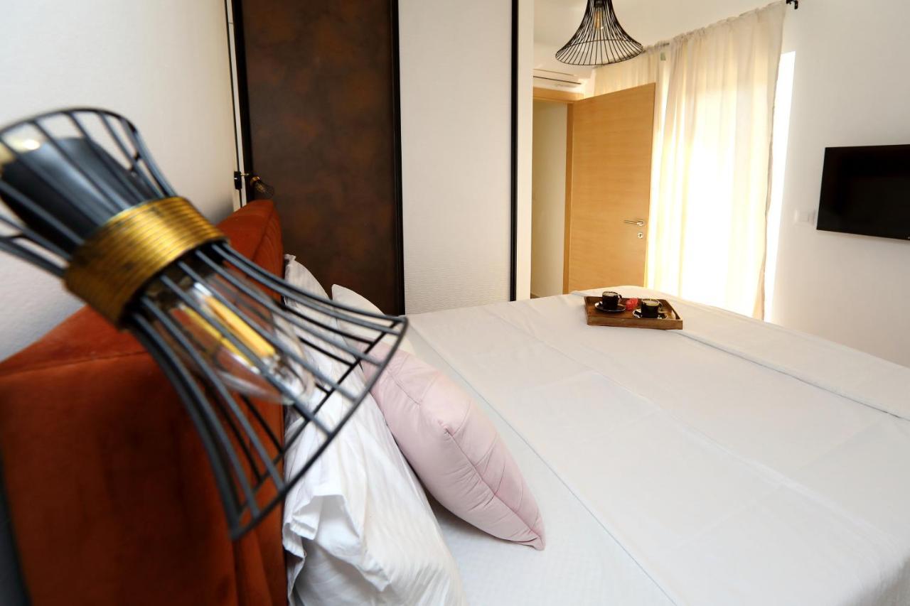Luxury Apartments Monika Near The Sea With Private Parking 비빈제 외부 사진