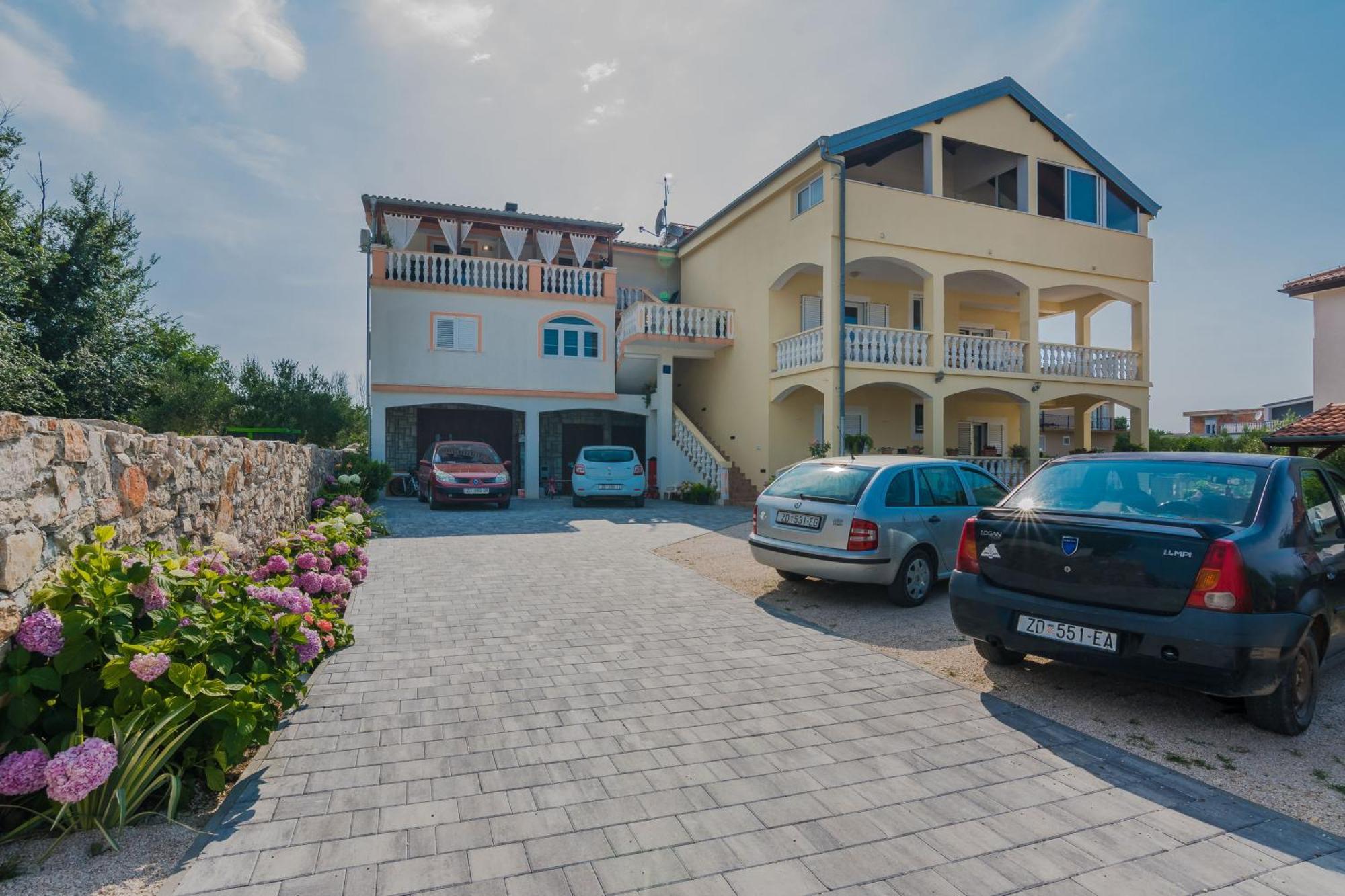 Luxury Apartments Monika Near The Sea With Private Parking 비빈제 외부 사진